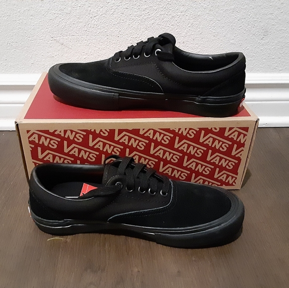 Vans - Picture 2 of 4